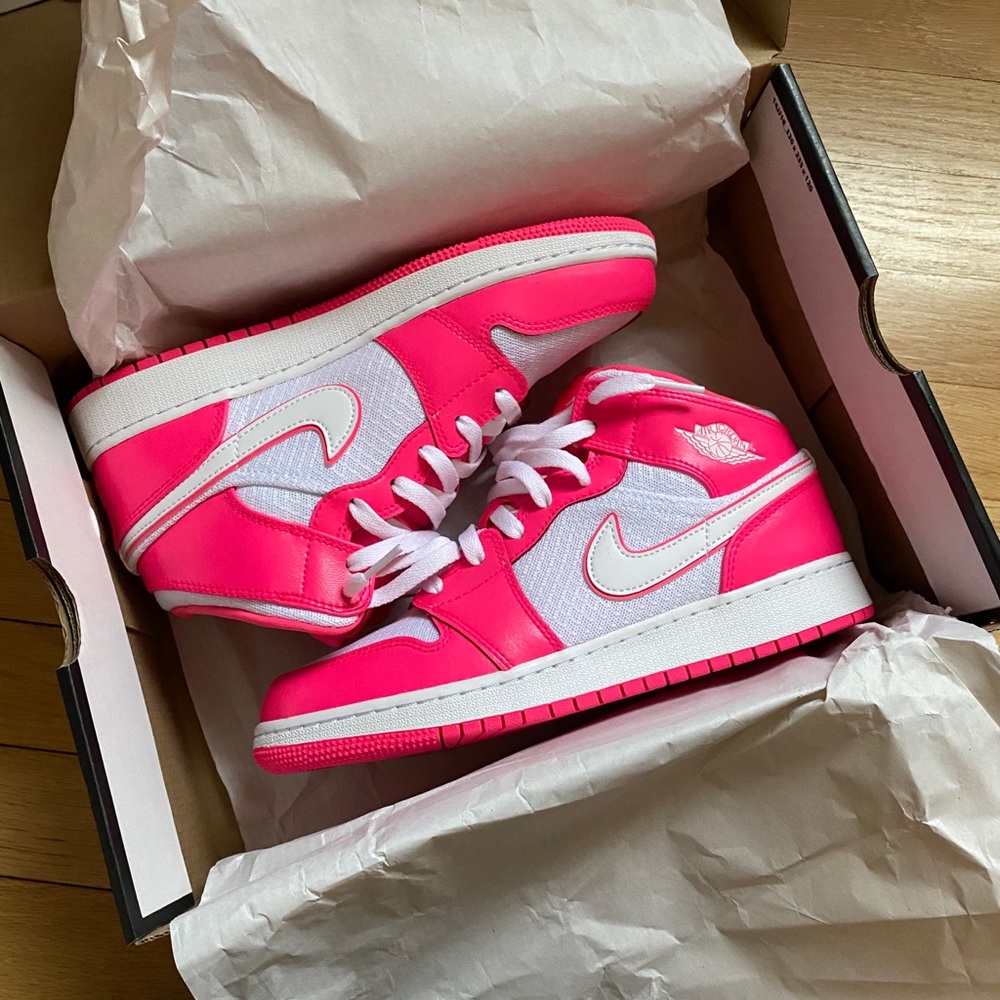 NEW Nike Air Jordan Mid GS 'Hyper Pink' - W9/Y7